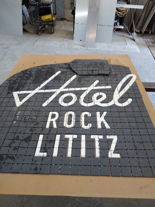 hotel rock lititz sign